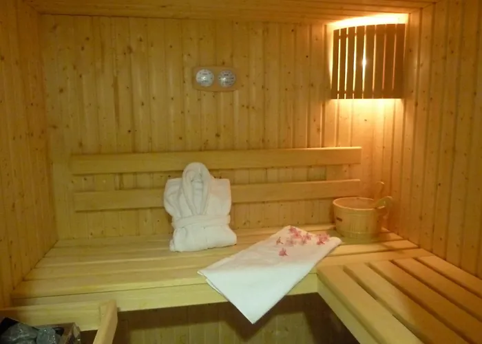 La Villa En L\'Ile - 2 Piscines & Spa